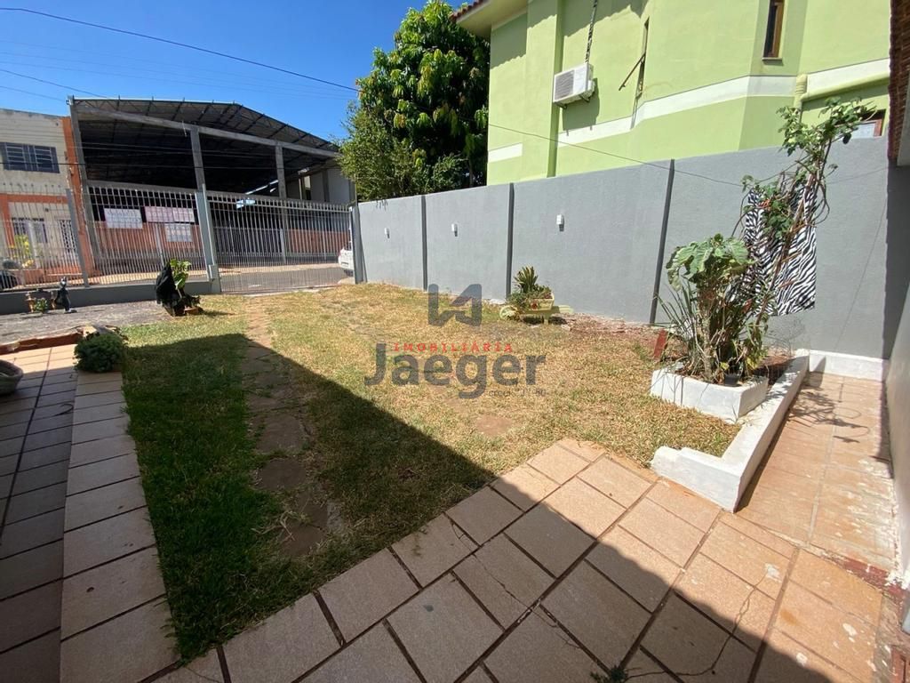 Terreno à venda com 3 quartos, 300m² - Foto 2