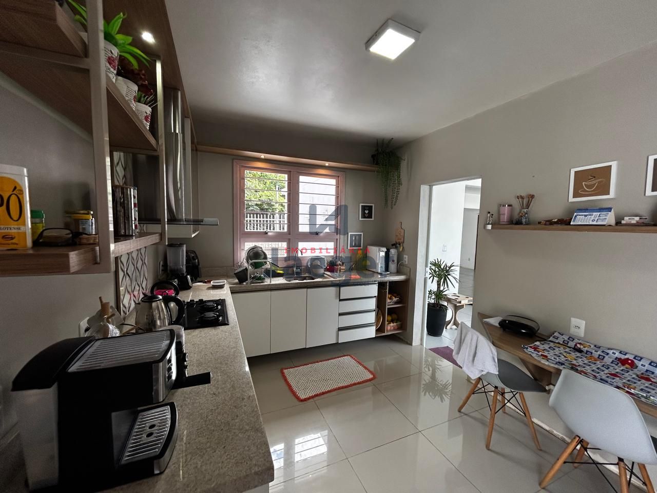 Casa à venda com 2 quartos, 140m² - Foto 3