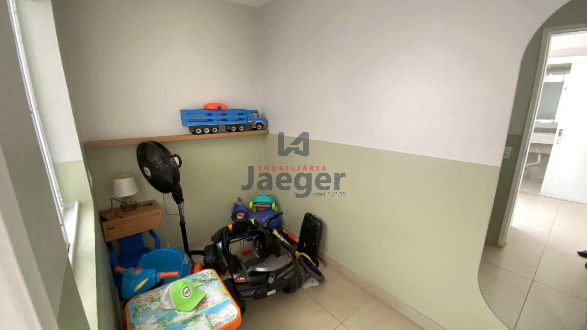 Apartamento à venda com 3 quartos, 124m² - Foto 9