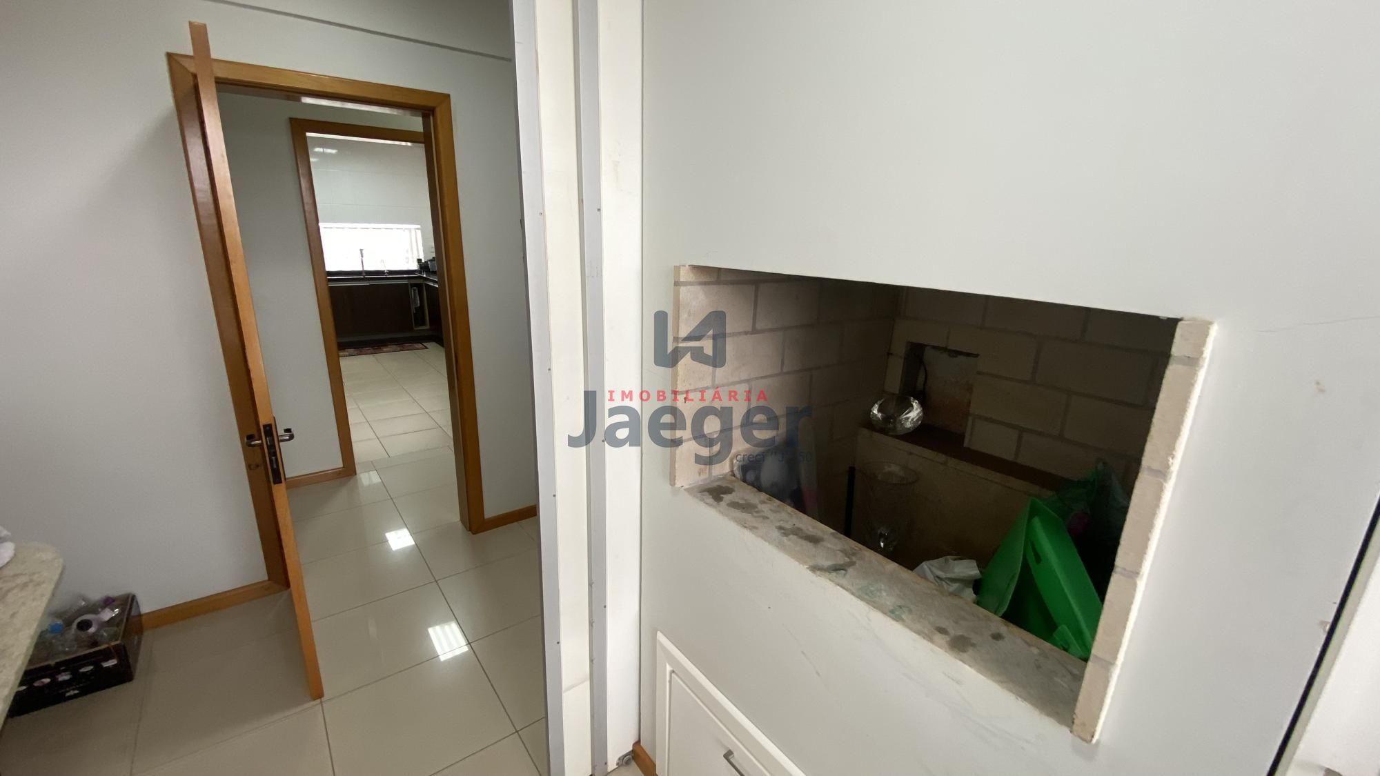 Apartamento à venda com 3 quartos, 226m² - Foto 11