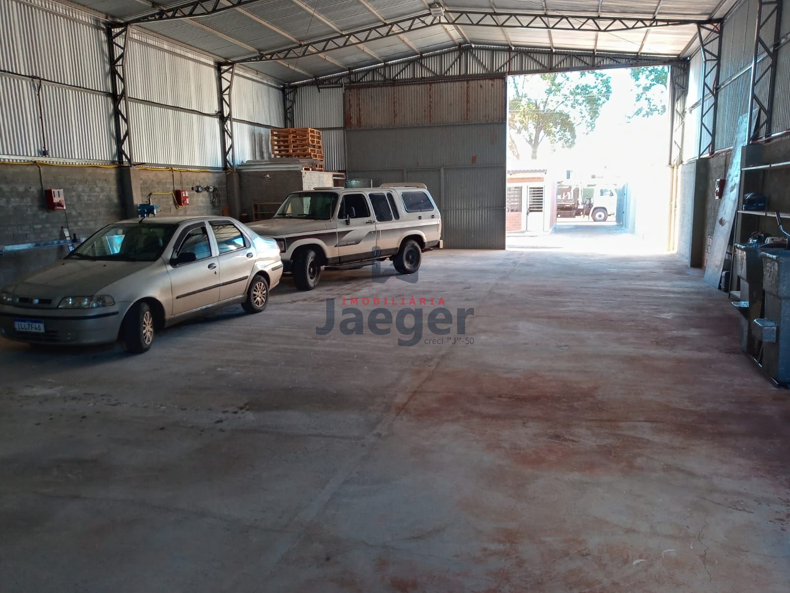 Depósito-Galpão-Armazém à venda e aluguel com 2 quartos, 600m² - Foto 12