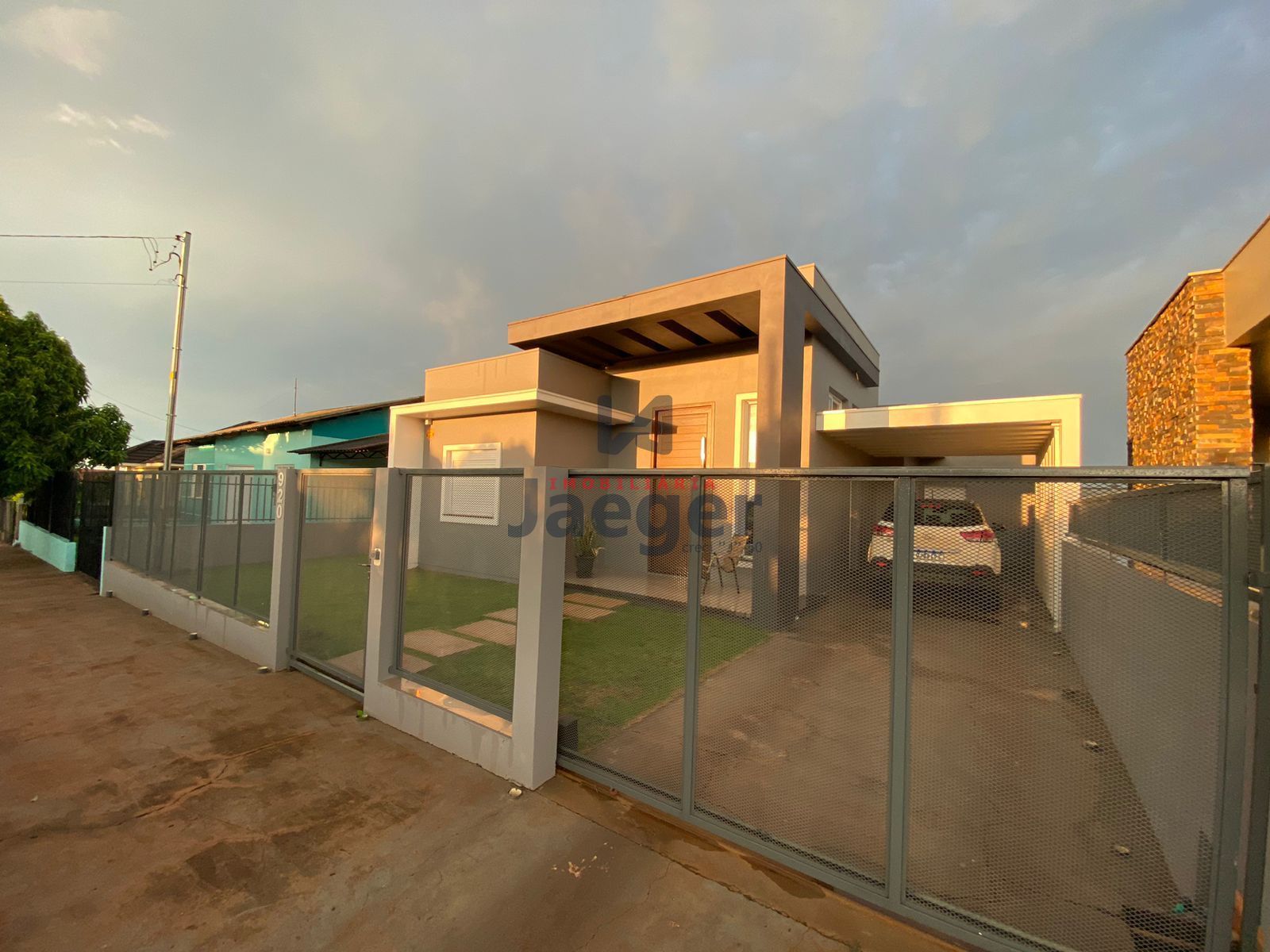 Casa à venda com 3 quartos, 140m² - Foto 1