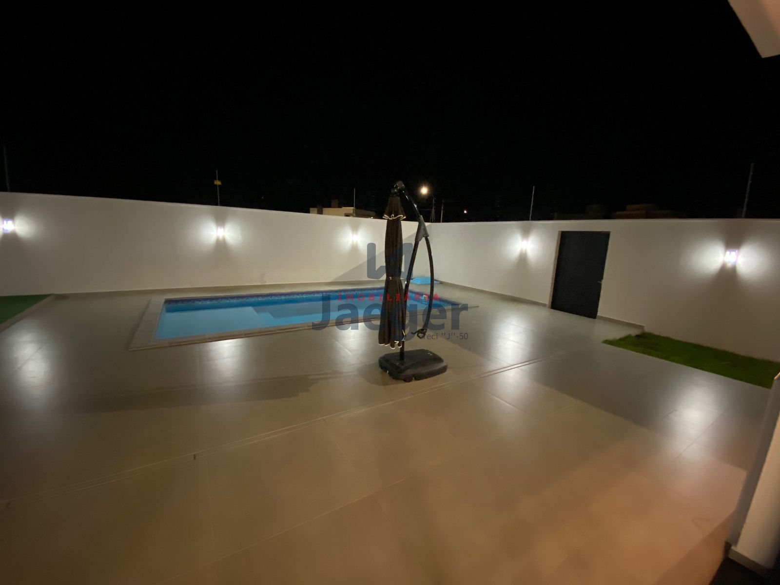 Casa à venda com 3 quartos, 261m² - Foto 4
