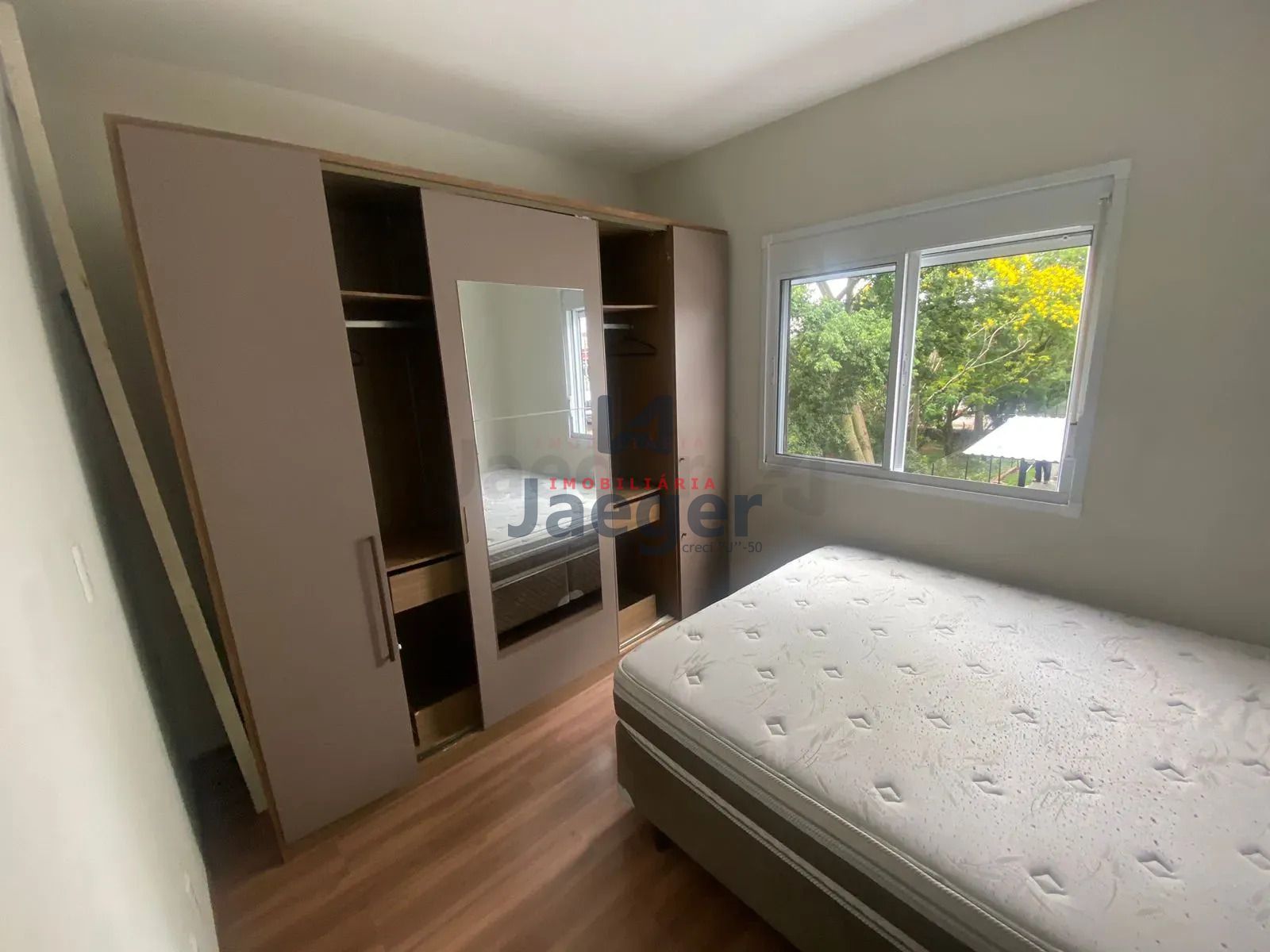 Apartamento à venda com 2 quartos, 55m² - Foto 2