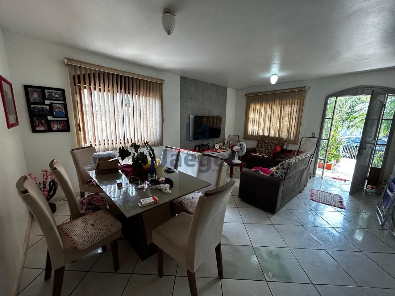 Casa à venda com 3 quartos, 106m² - Foto 1