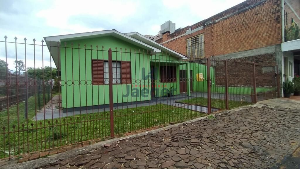 Casa à venda com 3 quartos, 135m² - Foto 1