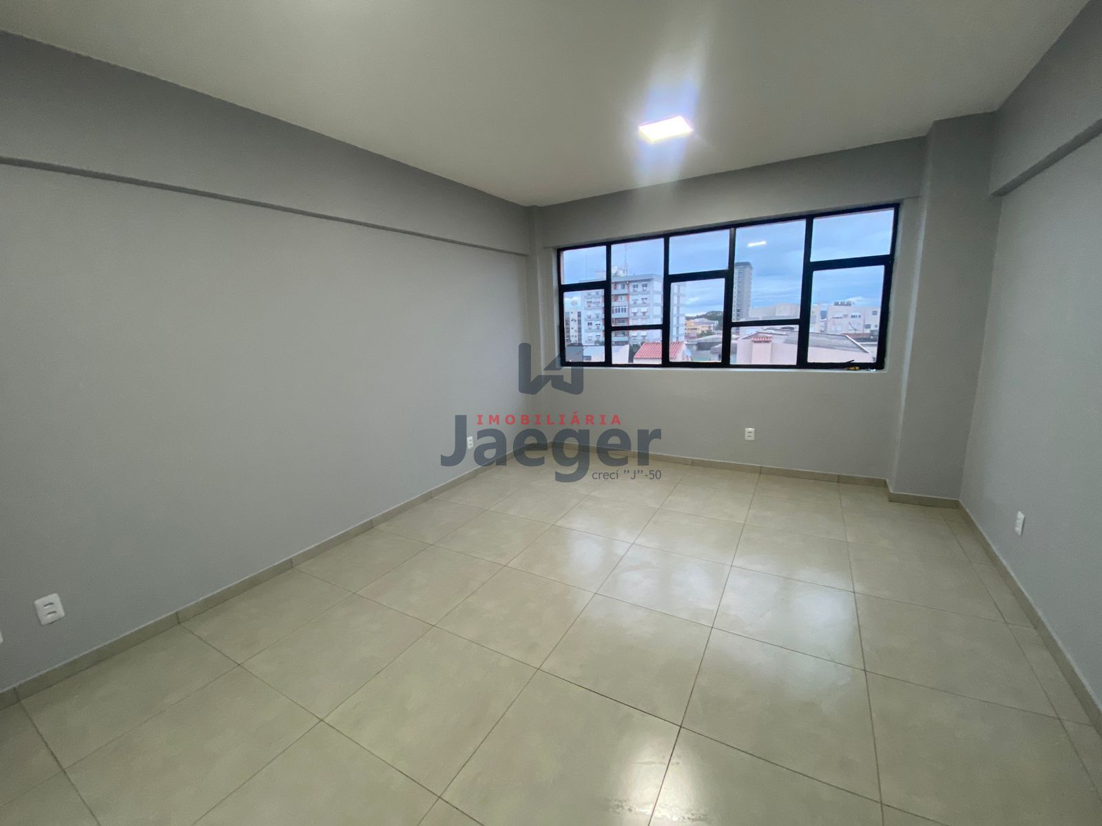 Conjunto Comercial-Sala para alugar com 1 quarto, 31m² - Foto 1