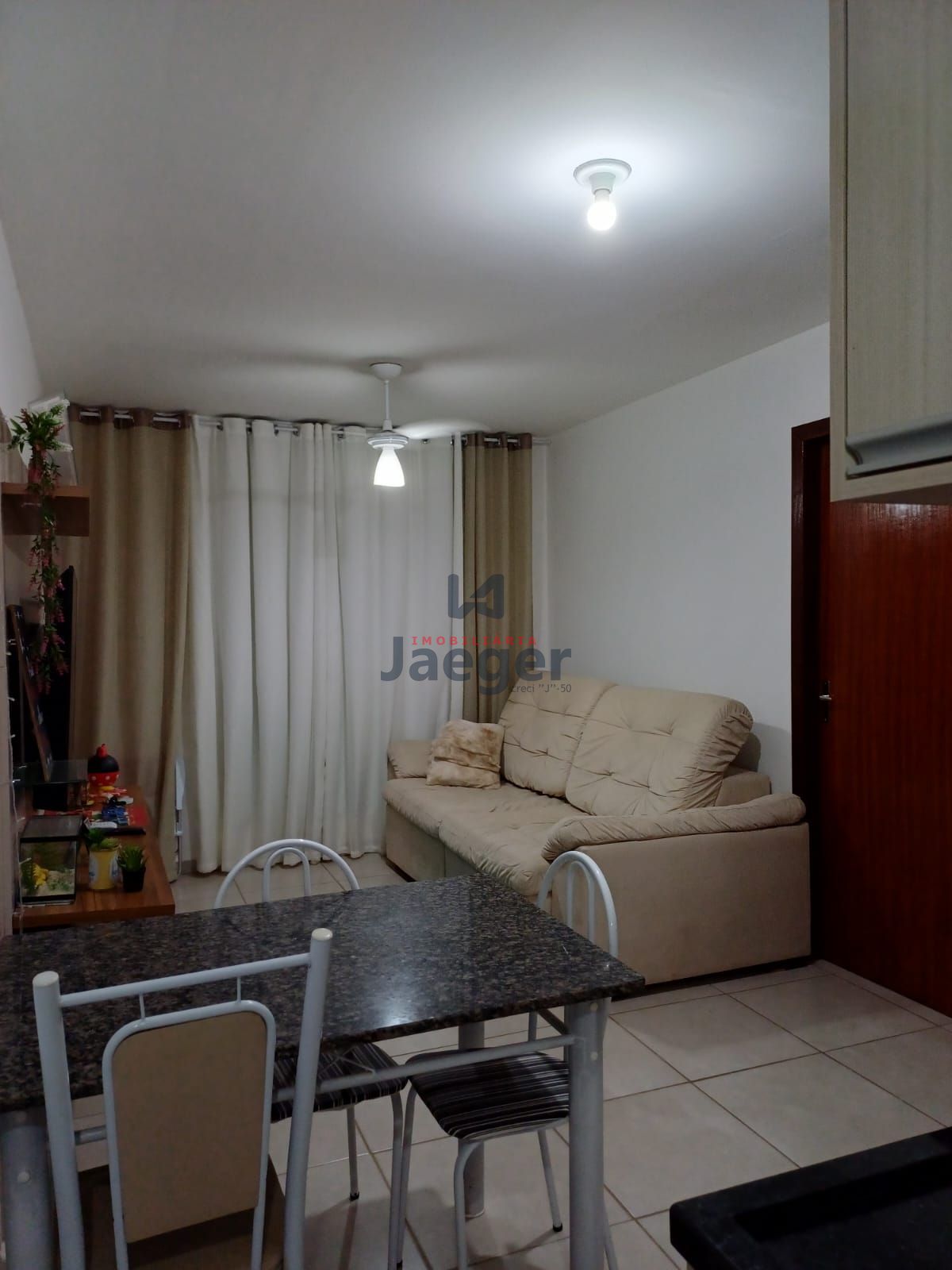 Apartamento à venda com 2 quartos, 45m² - Foto 2