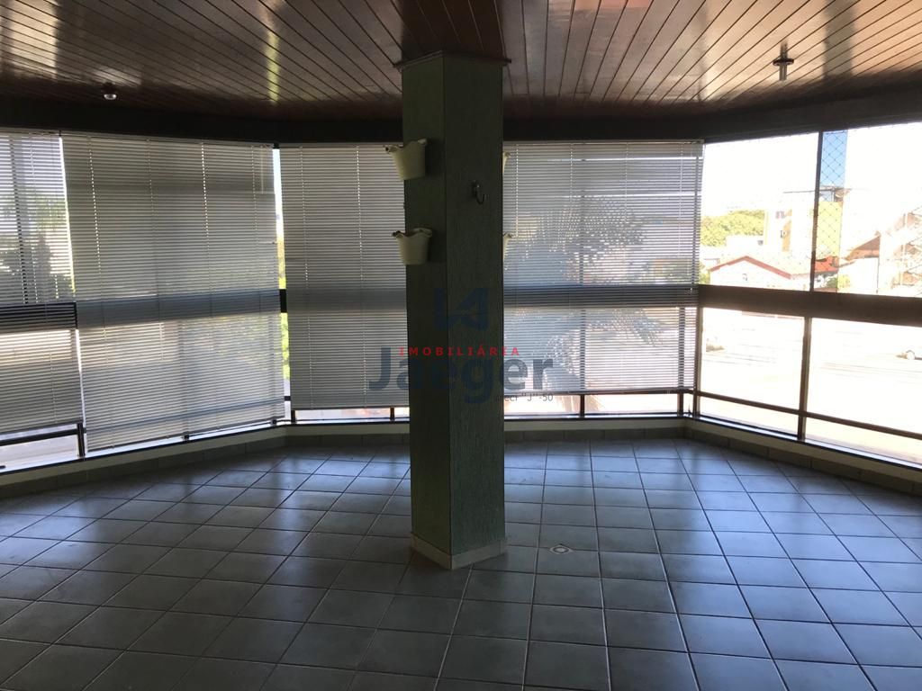 Apartamento à venda com 3 quartos, 190m² - Foto 2