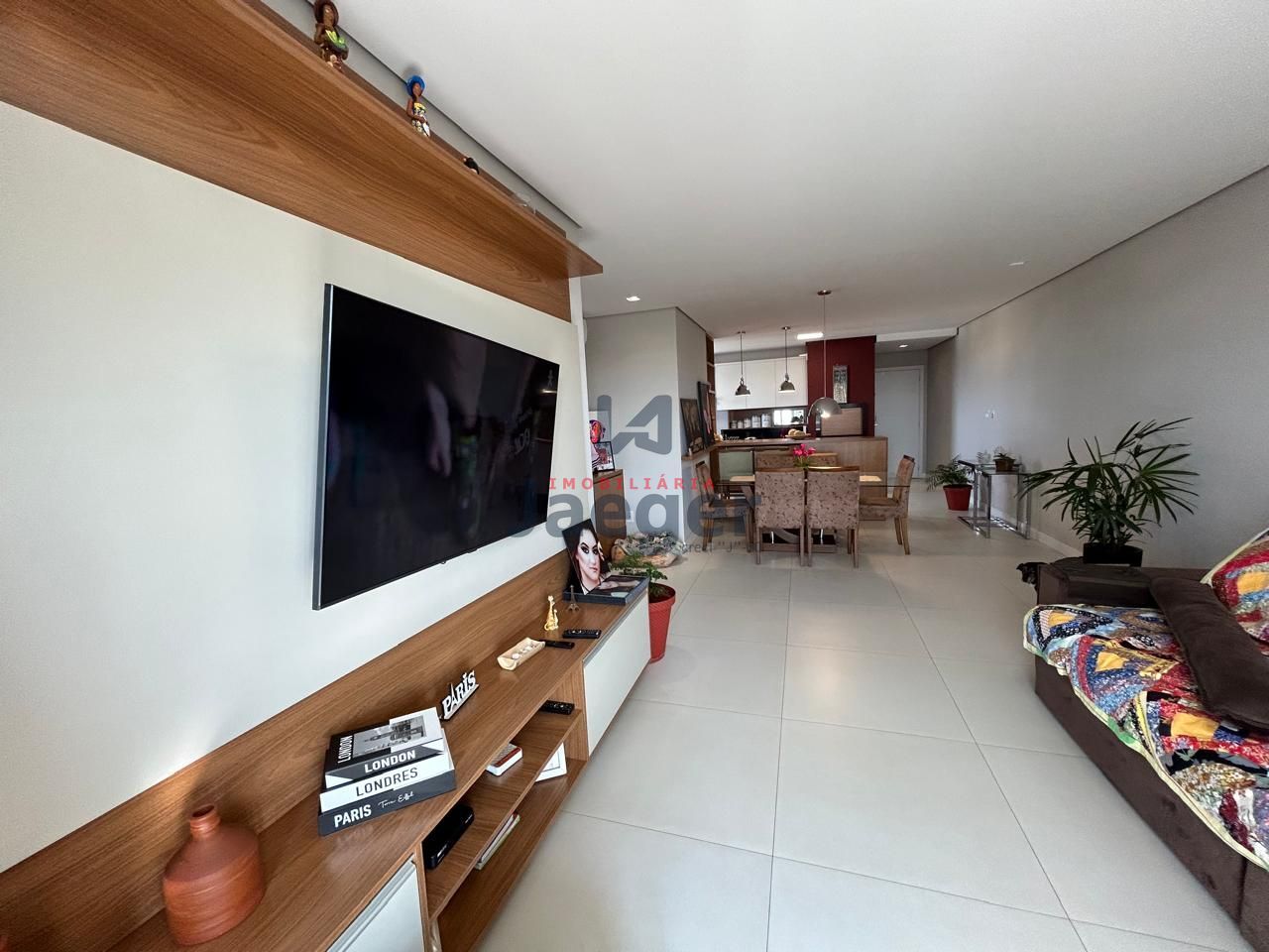 Apartamento à venda com 3 quartos, 117m² - Foto 7