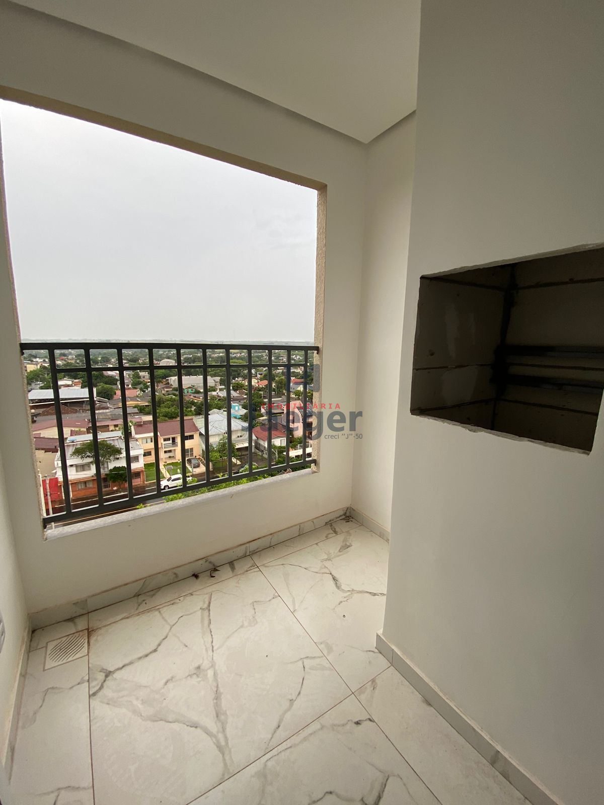 Apartamento à venda com 2 quartos, 65m² - Foto 2