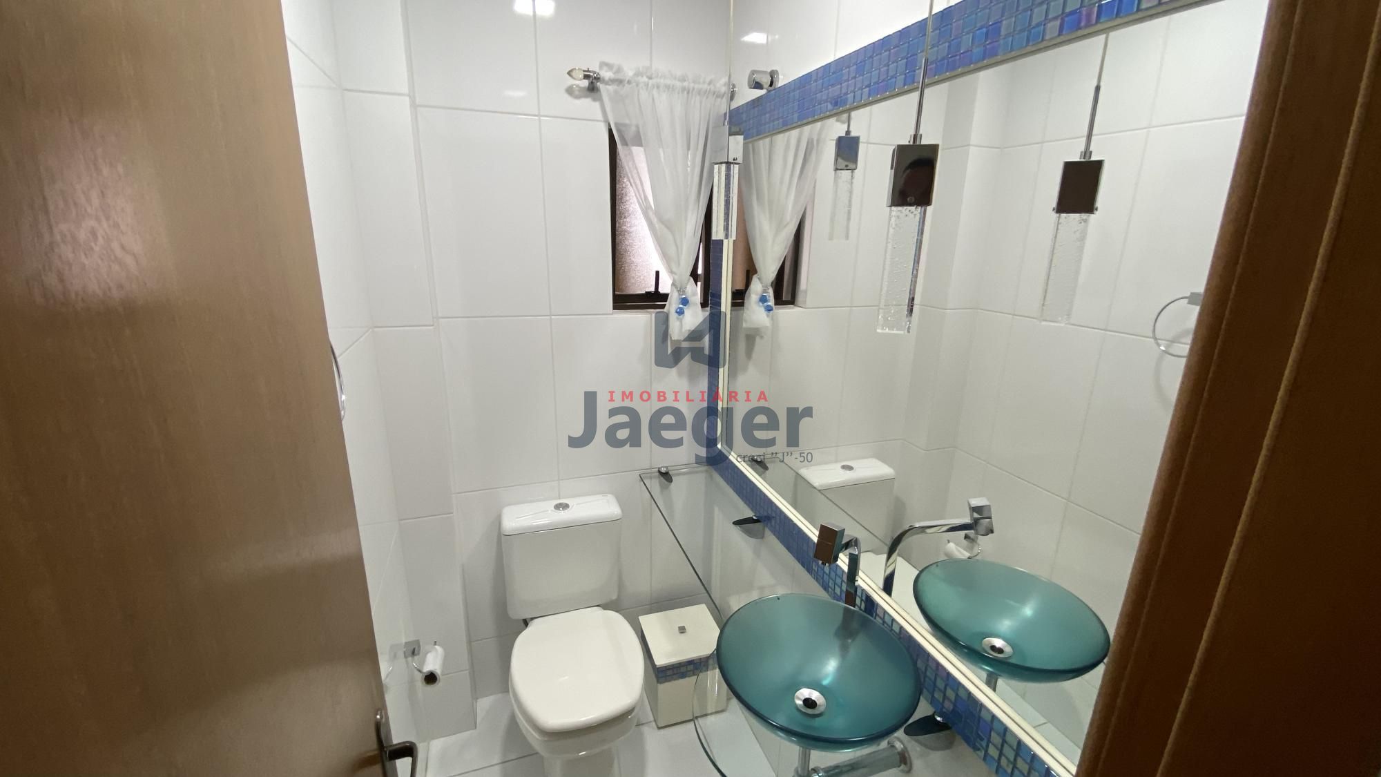 Apartamento à venda com 3 quartos, 226m² - Foto 19