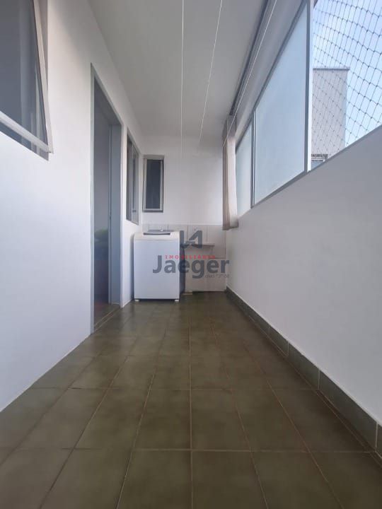 Apartamento para alugar com 2 quartos, 106m² - Foto 9