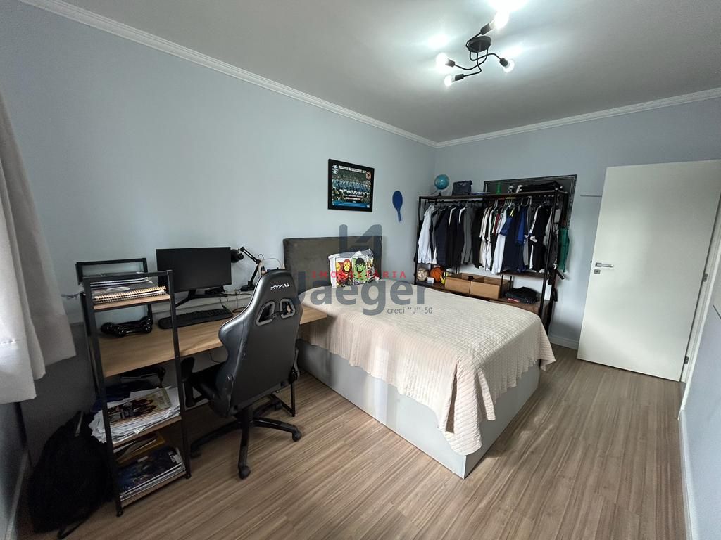 Apartamento à venda com 3 quartos, 135m² - Foto 9