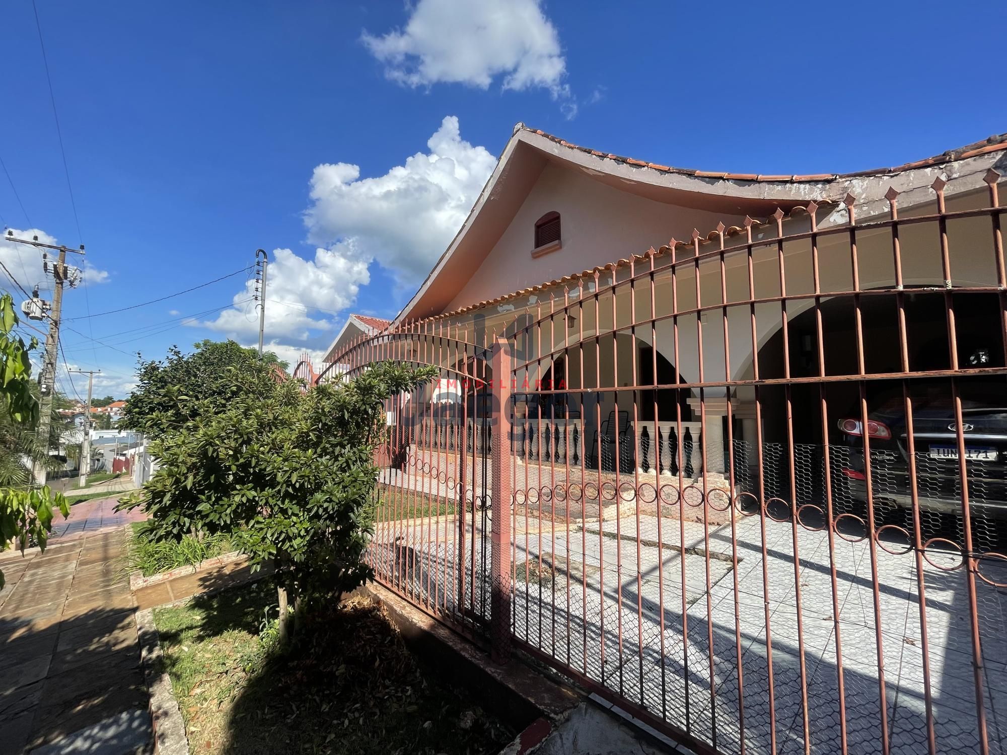 Casa à venda com 3 quartos, 183m² - Foto 4