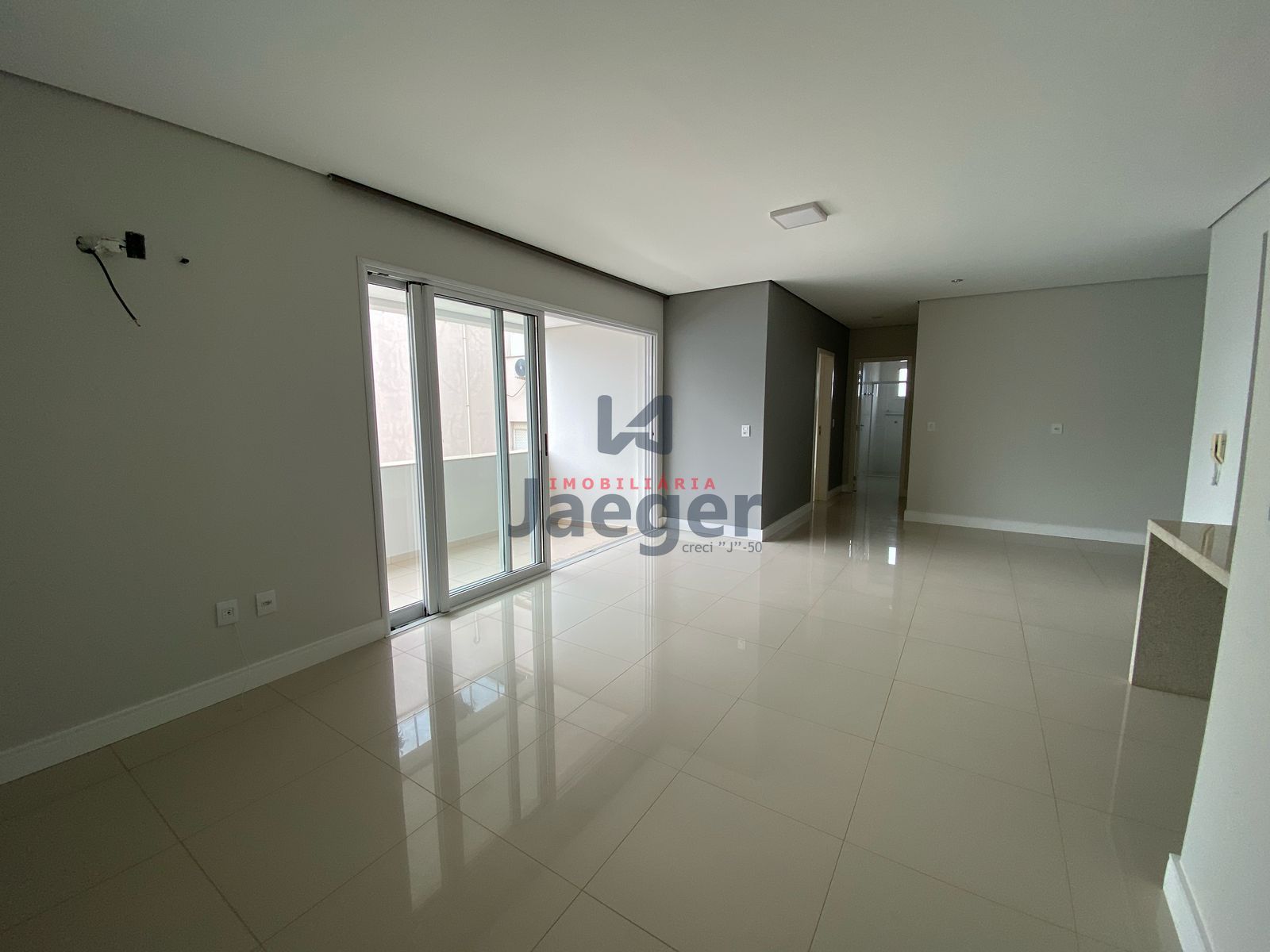 Apartamento para alugar com 2 quartos, 130m² - Foto 2