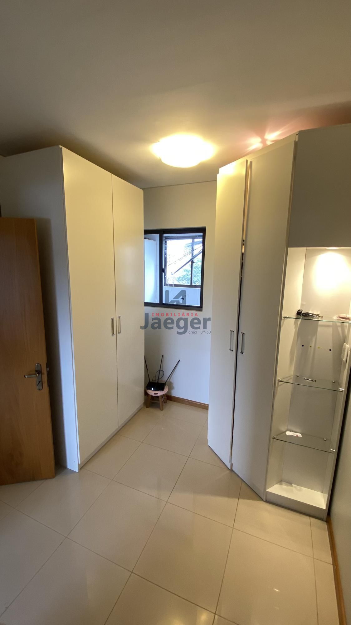 Apartamento à venda com 3 quartos, 226m² - Foto 20