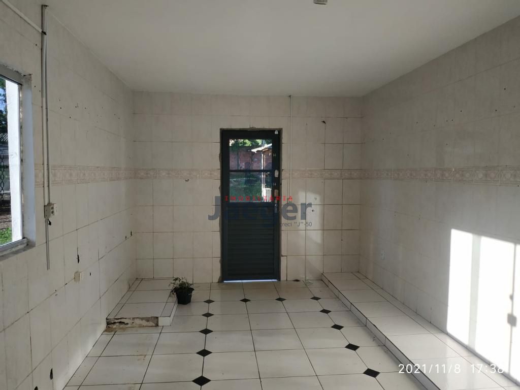 Casa à venda com 4 quartos, 260m² - Foto 2