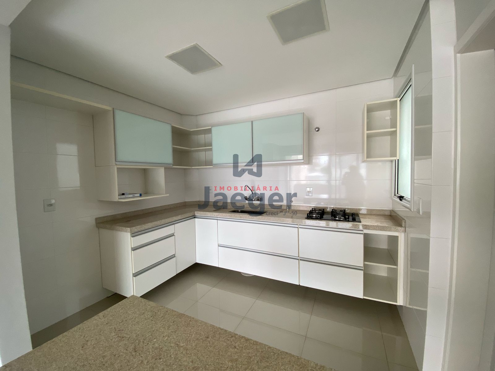 Apartamento para alugar com 2 quartos, 130m² - Foto 3