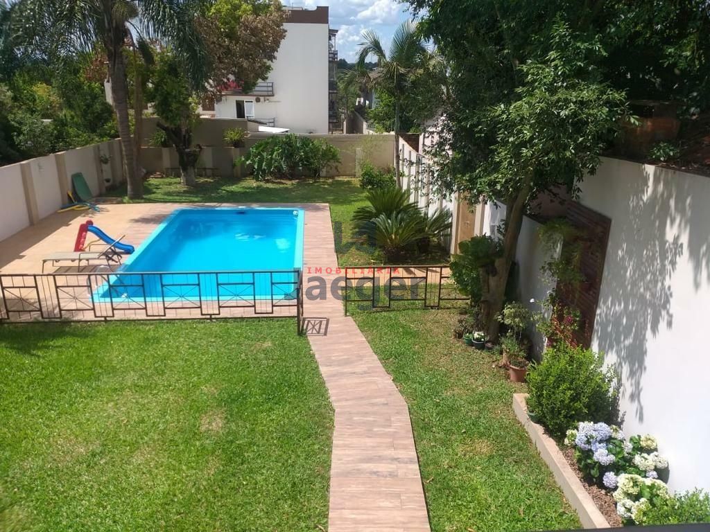 Sobrado à venda com 3 quartos, 251m² - Foto 1