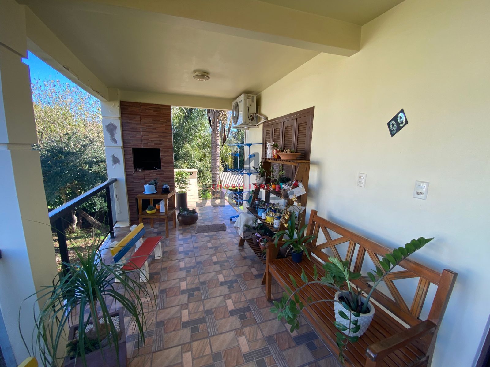 Casa à venda com 5 quartos, 240m² - Foto 2