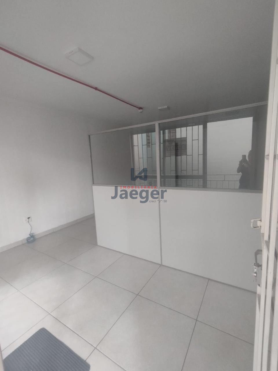 Conjunto Comercial-Sala à venda com 1 quarto, 31m² - Foto 1