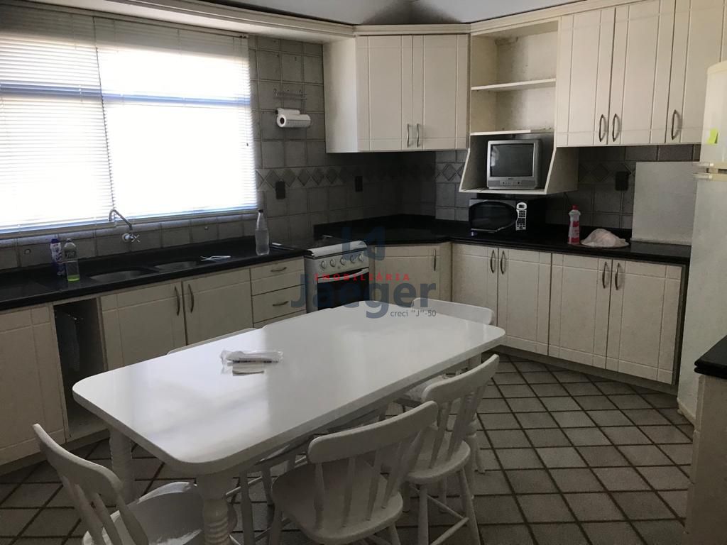 Apartamento à venda com 3 quartos, 190m² - Foto 8