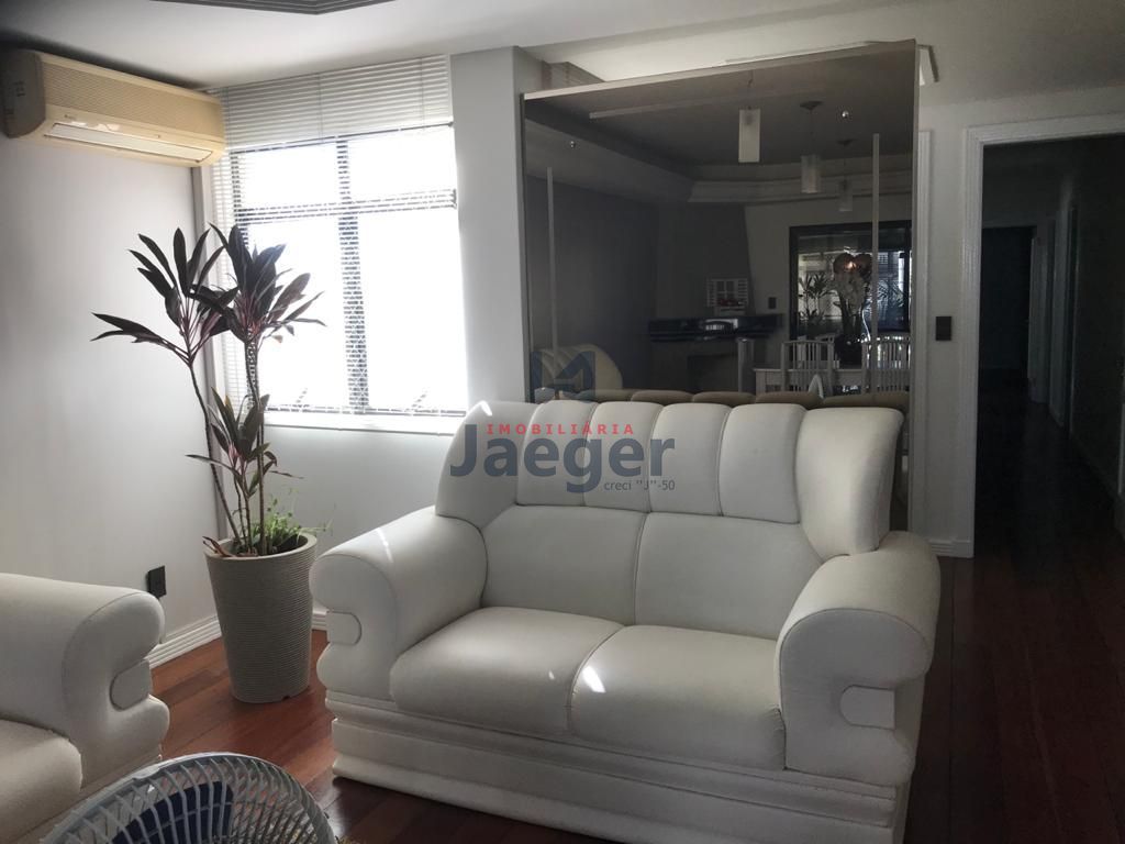 Apartamento à venda com 3 quartos, 190m² - Foto 4