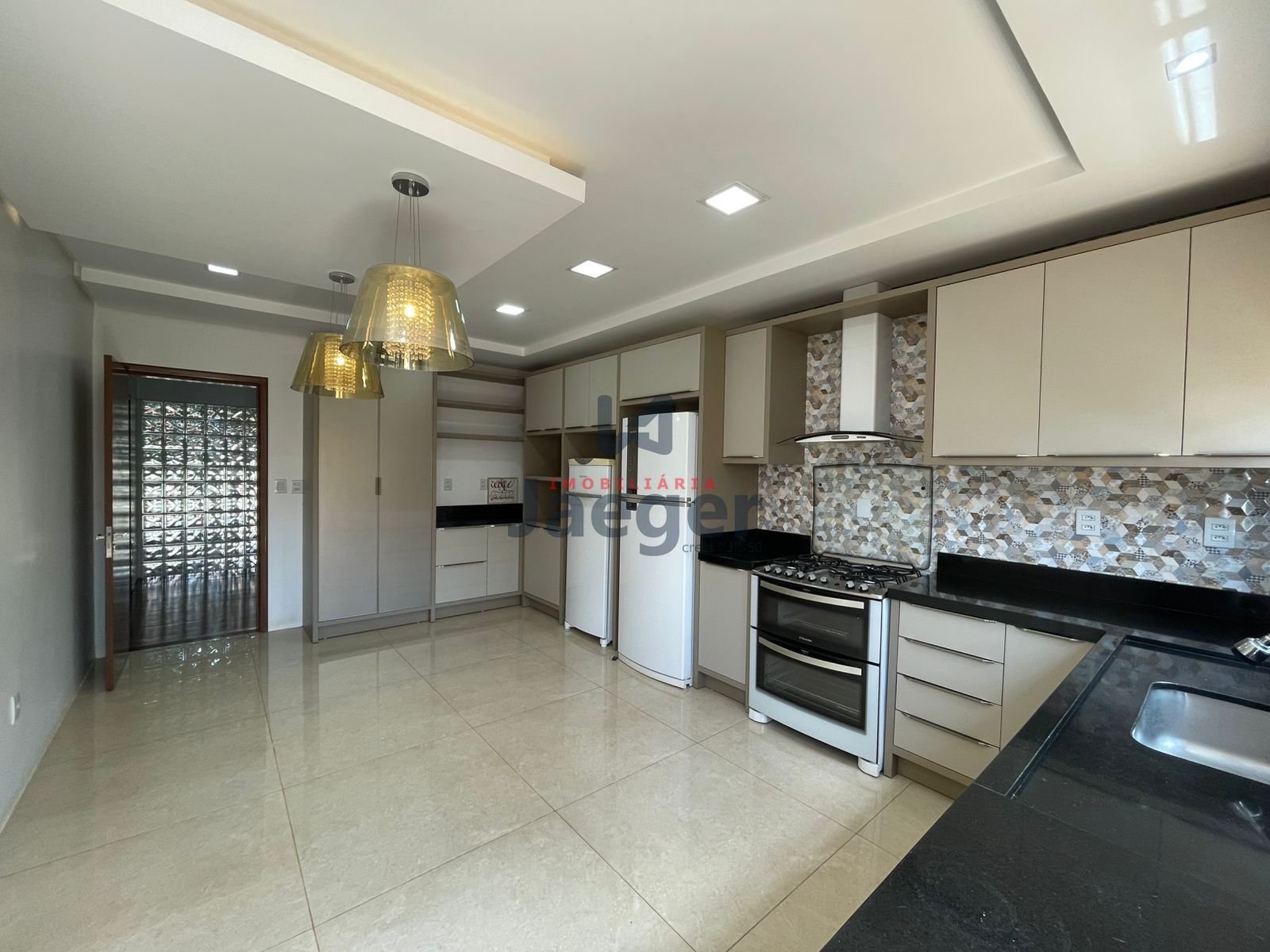 Casa, 3 quartos, 188 m² - Foto 1