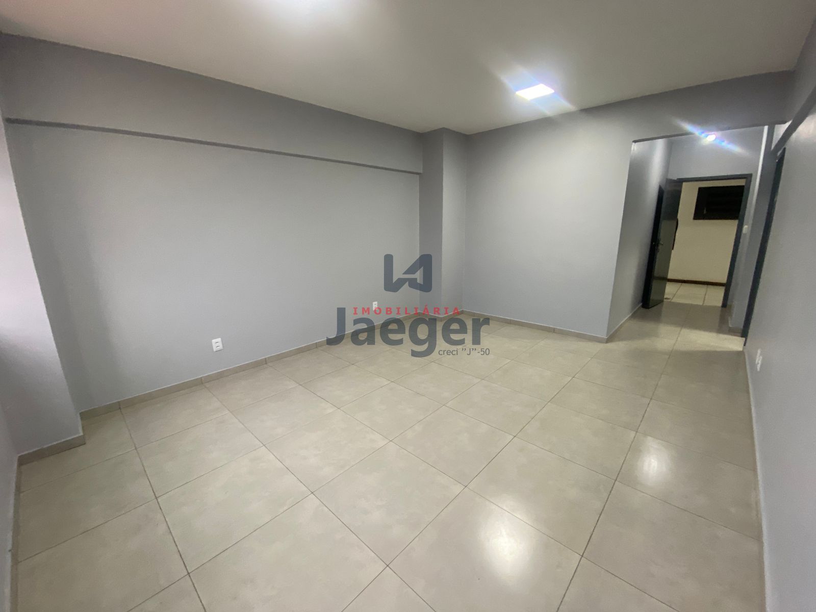 Conjunto Comercial-Sala para alugar com 1 quarto, 31m² - Foto 2
