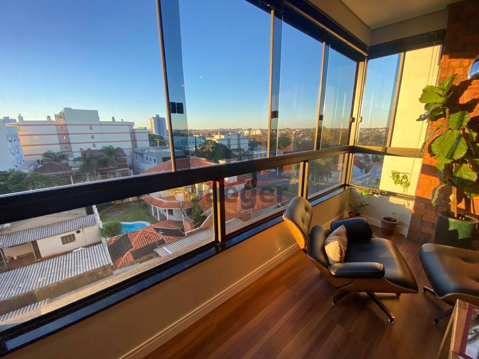 Apartamento à venda com 2 quartos, 85m² - Foto 3