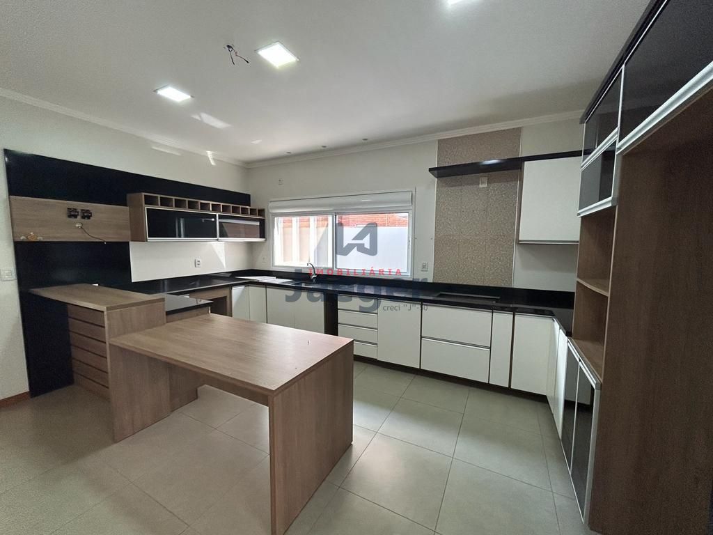 Casa à venda com 3 quartos, 175m² - Foto 9