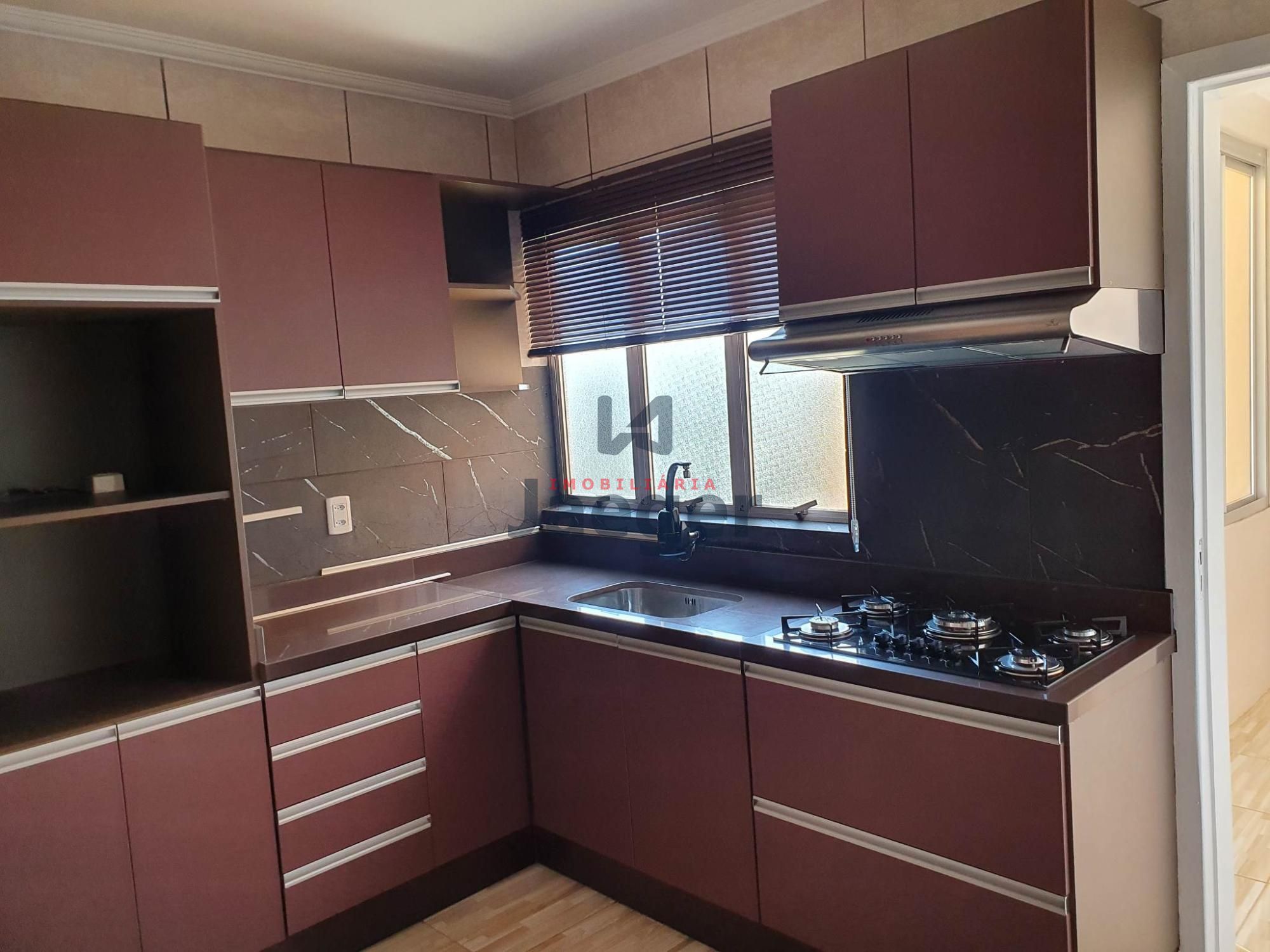 Apartamento à venda com 3 quartos, 100m² - Foto 1