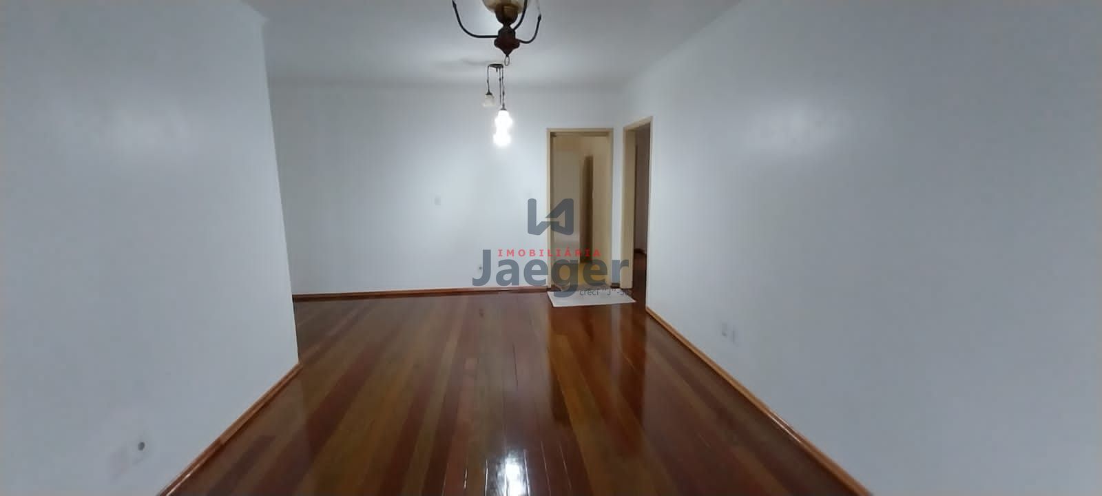 Apartamento à venda com 3 quartos, 130m² - Foto 2