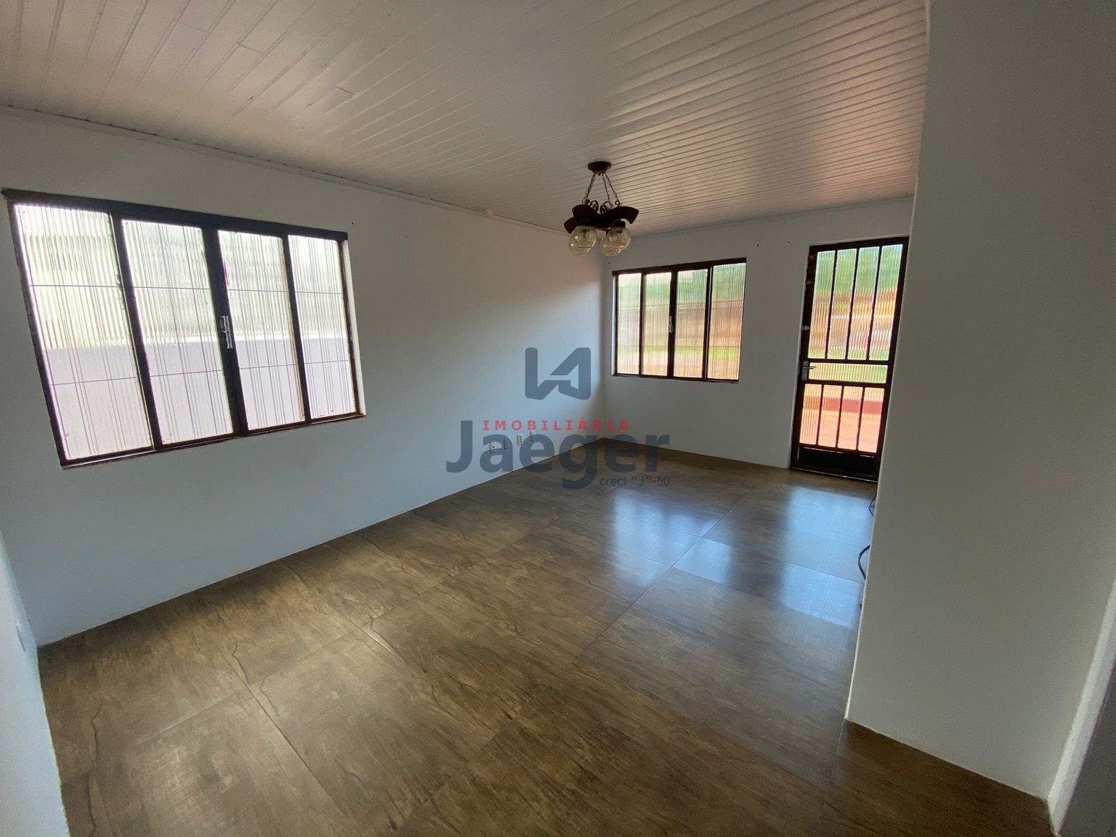 Casa para alugar com 3 quartos, 80m² - Foto 1