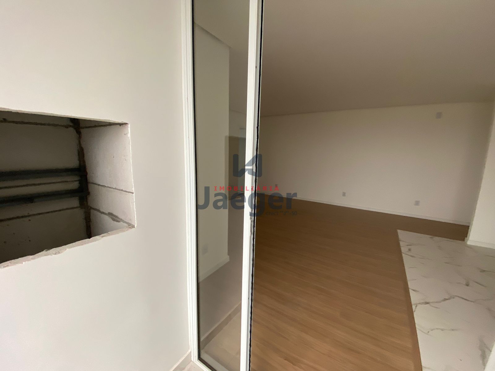 Apartamento à venda com 2 quartos, 65m² - Foto 3