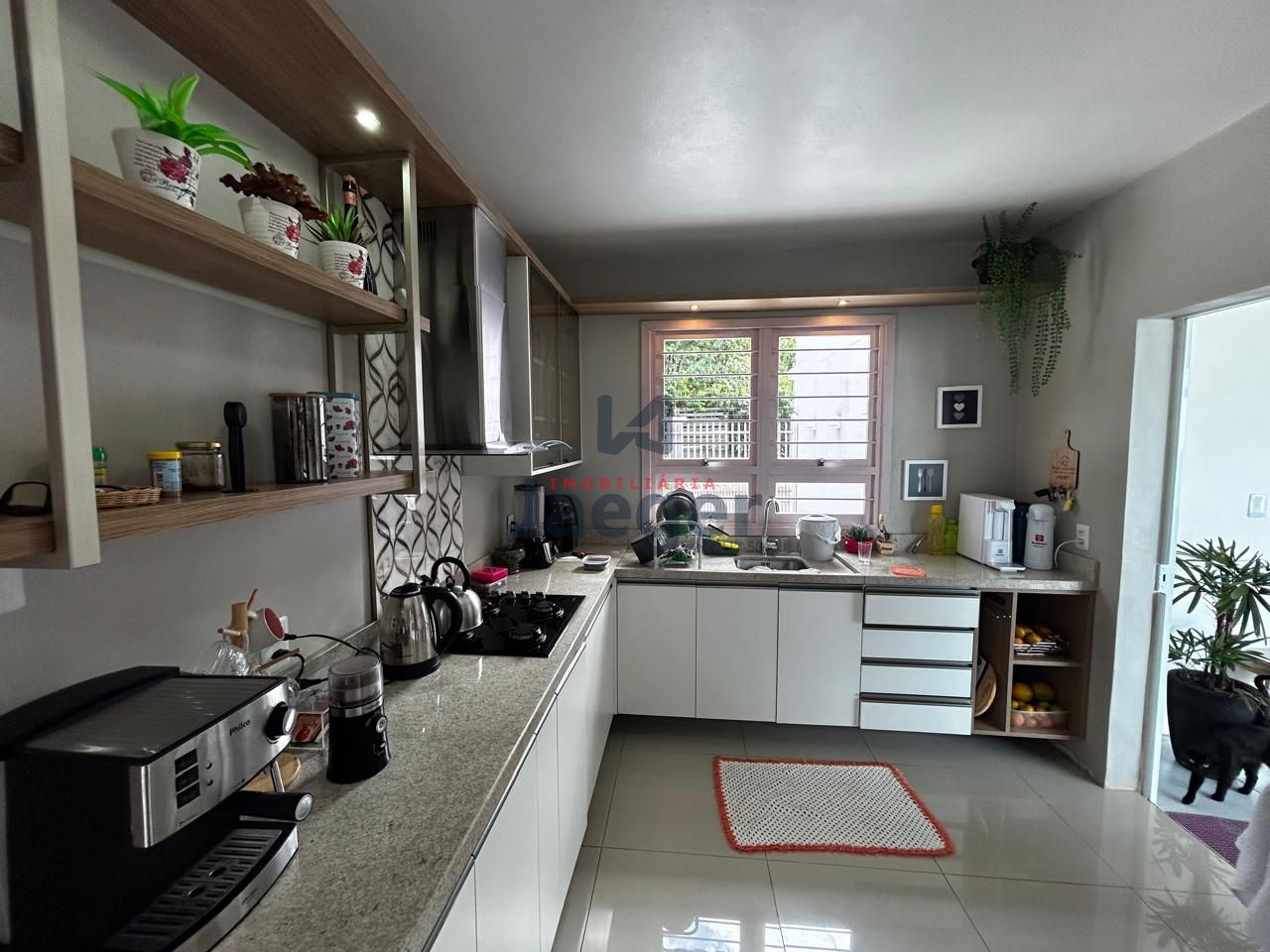 Casa à venda com 2 quartos, 140m² - Foto 1
