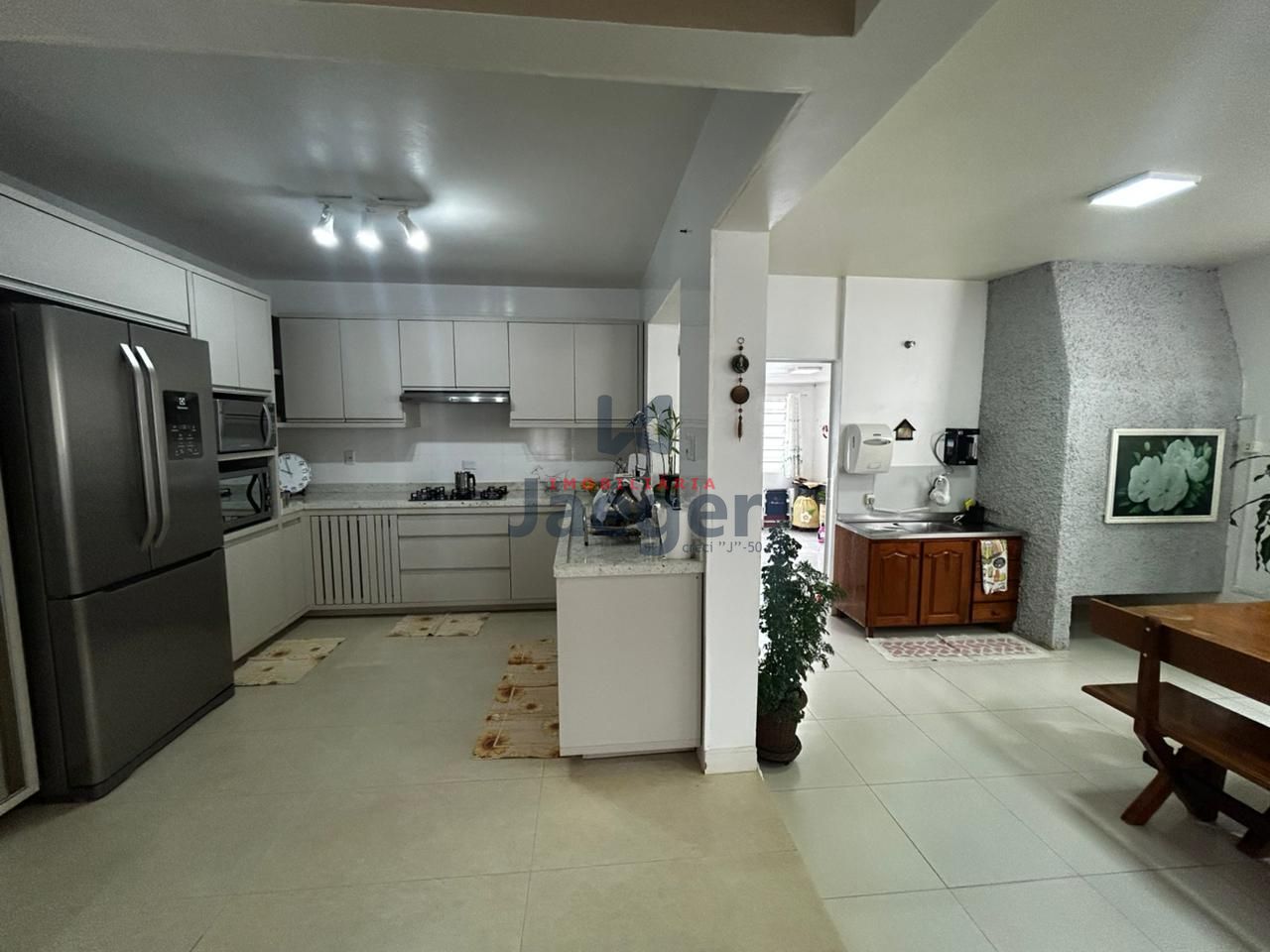 Casa, 3 quartos, 247 m² - Foto 2
