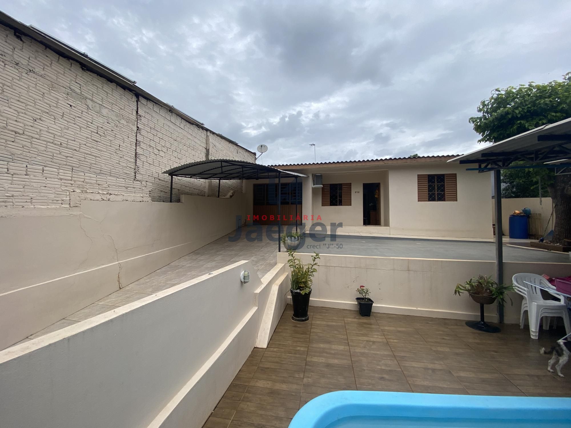 Casa à venda com 4 quartos, 170m² - Foto 2