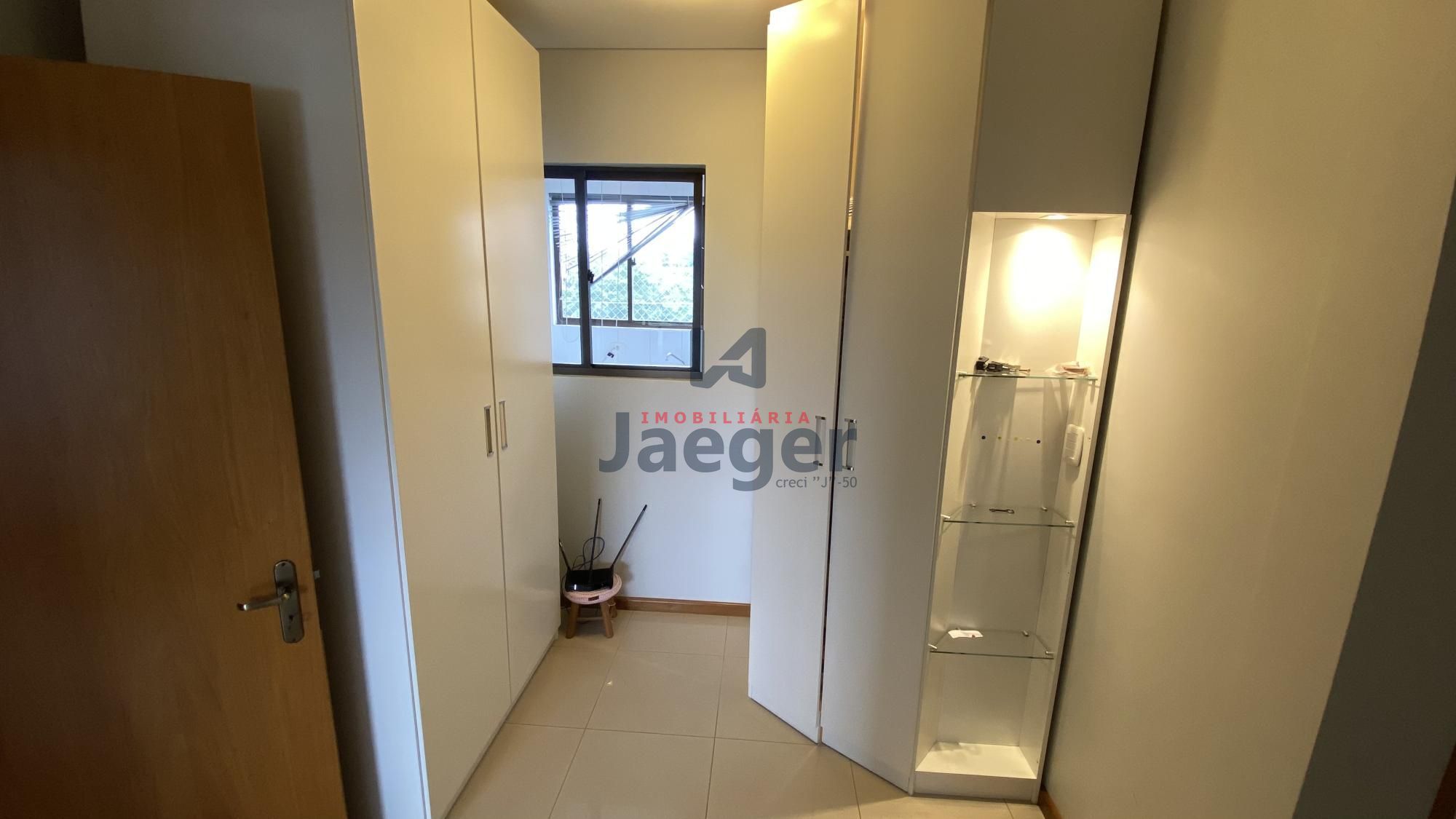 Apartamento à venda com 3 quartos, 226m² - Foto 21