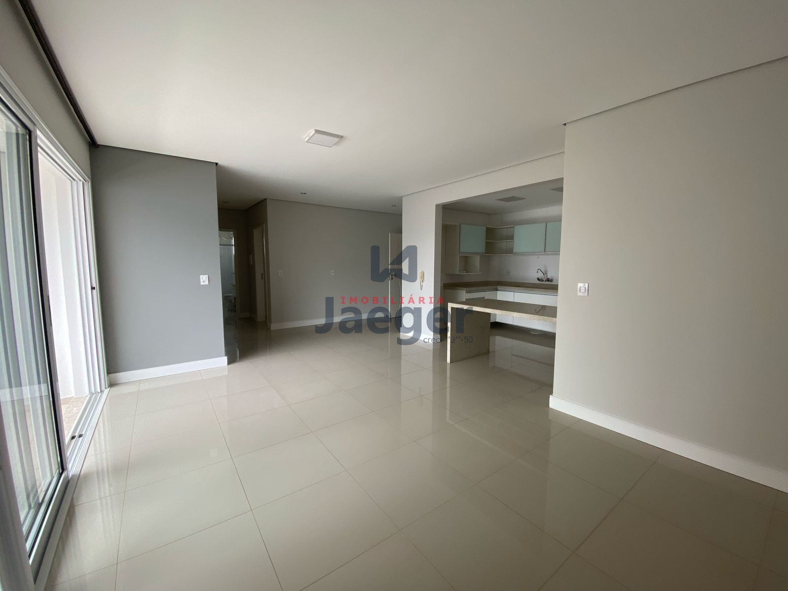 Apartamento para alugar com 2 quartos, 130m² - Foto 1