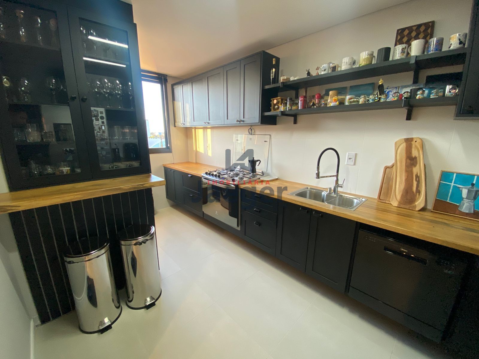 Apartamento à venda com 2 quartos, 85m² - Foto 13