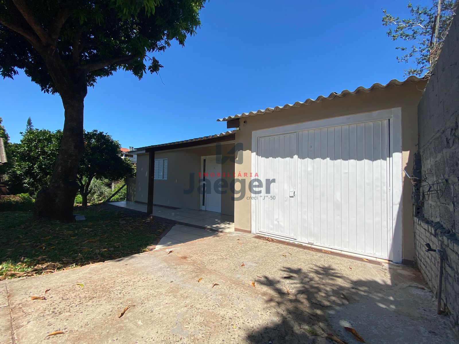 Casa à venda e aluguel com 2 quartos, 101m² - Foto 1