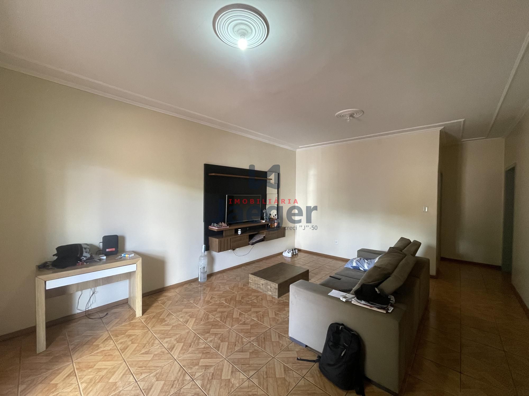 Apartamento à venda com 3 quartos, 137m² - Foto 3