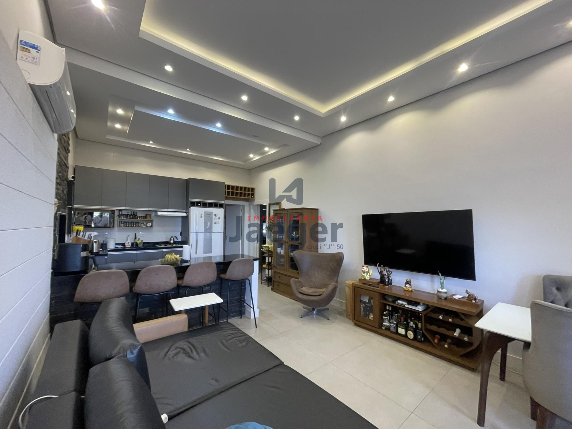 Casa à venda com 3 quartos, 178m² - Foto 2