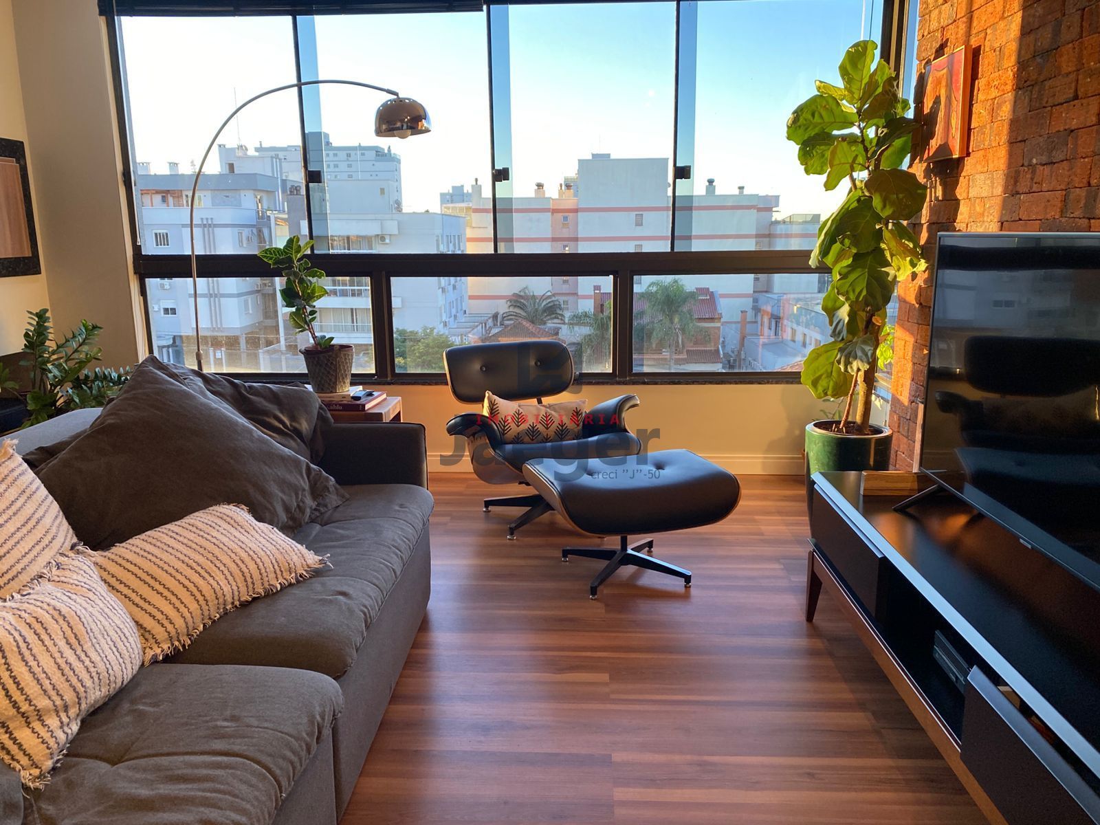 Apartamento à venda com 2 quartos, 85m² - Foto 2