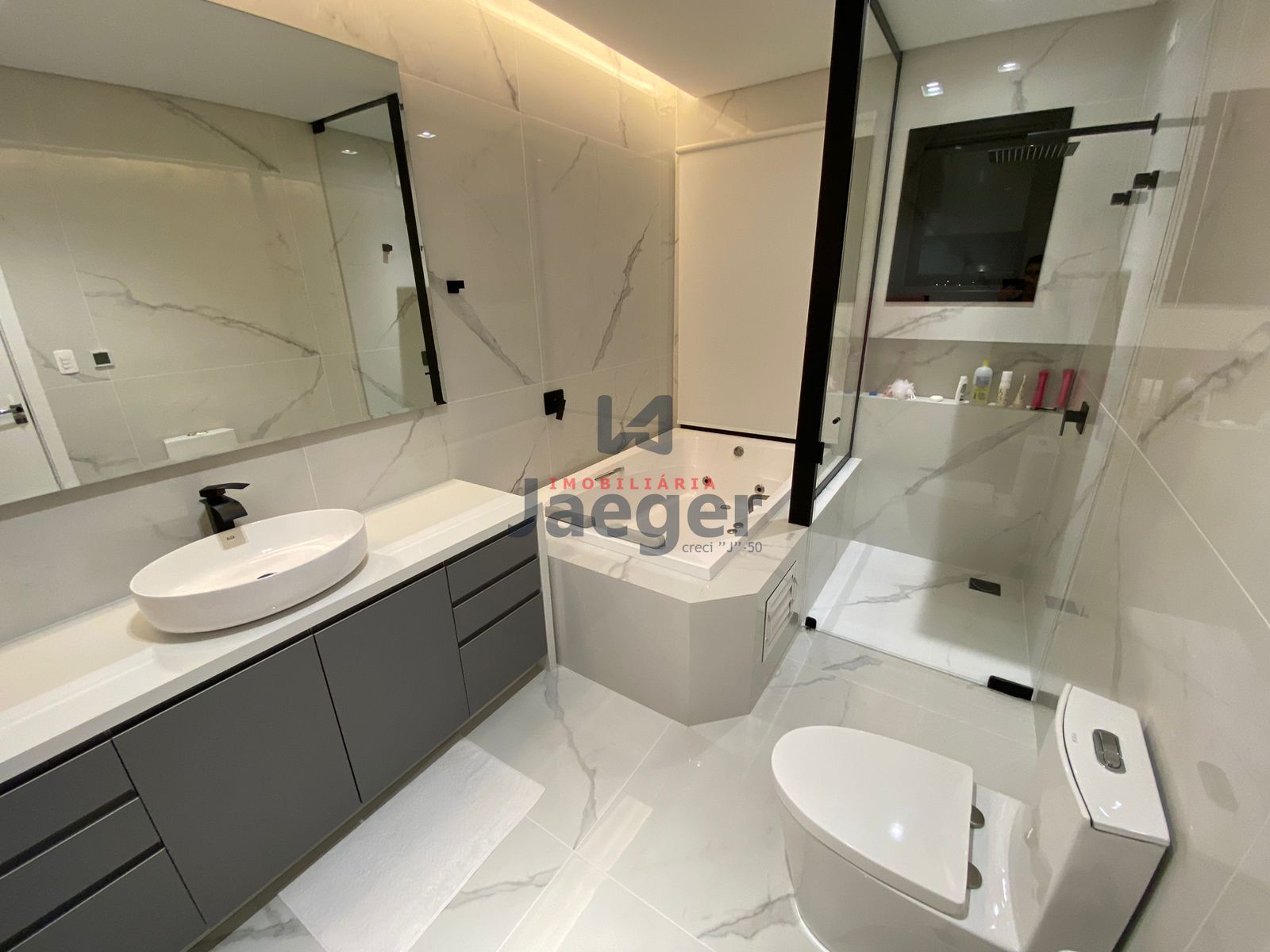 Casa à venda com 3 quartos, 261m² - Foto 3