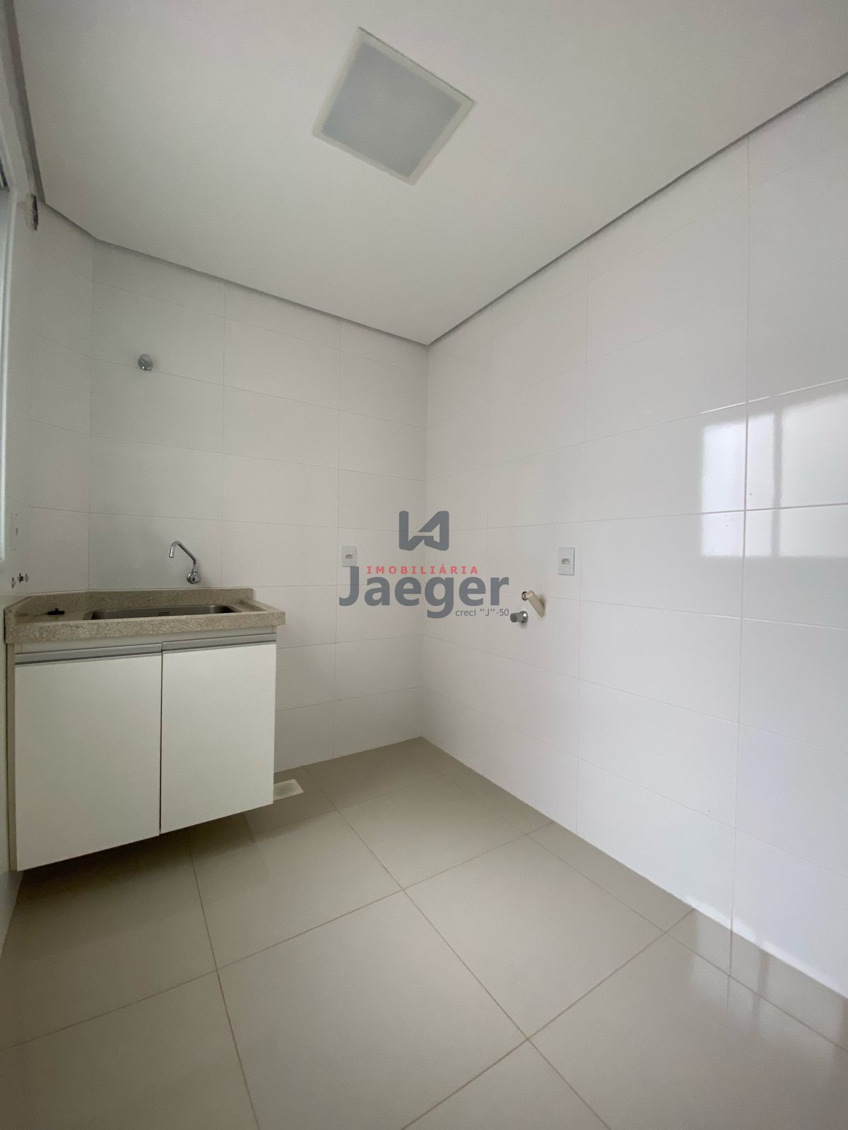 Apartamento para alugar com 2 quartos, 130m² - Foto 11