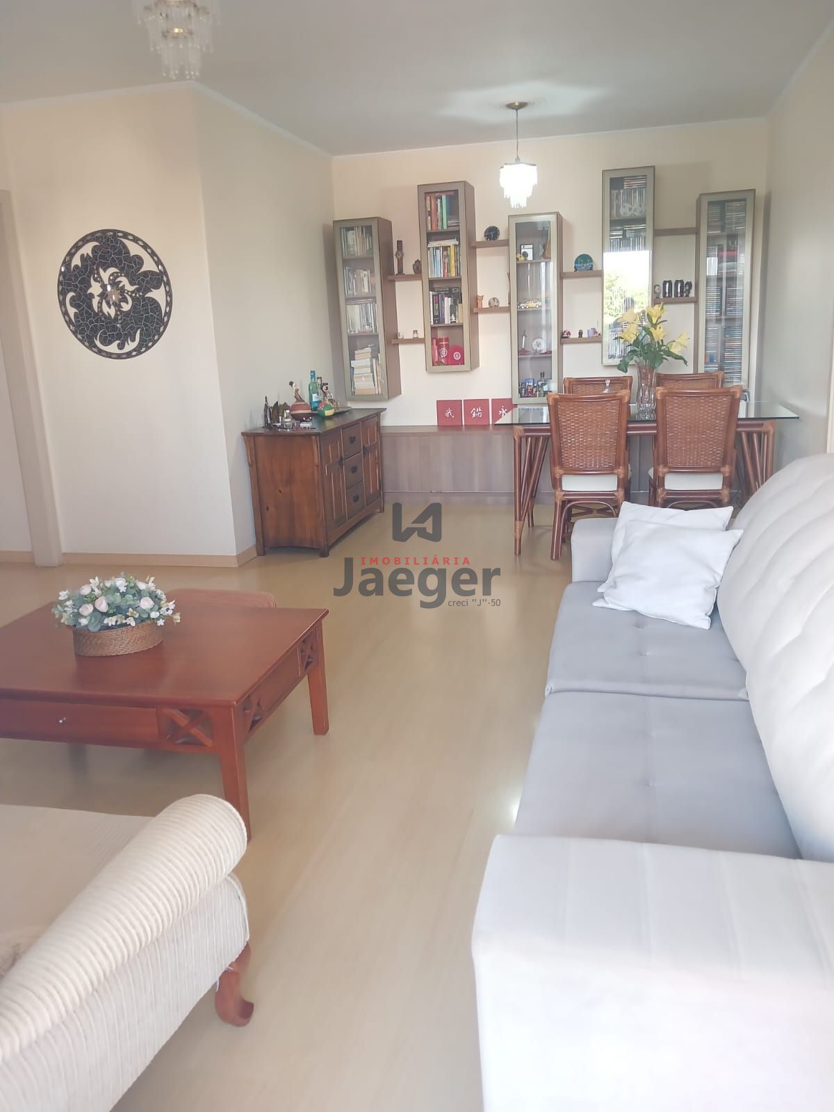 Apartamento à venda com 3 quartos, 127m² - Foto 3