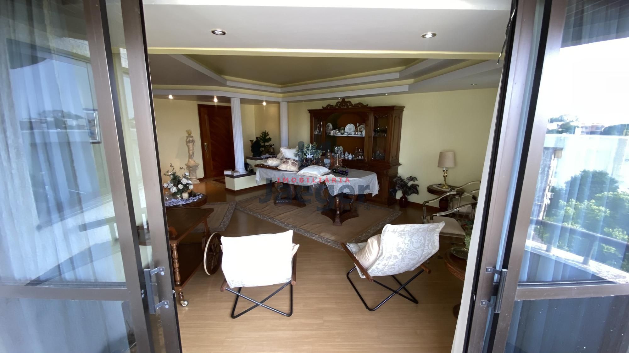 Apartamento à venda com 3 quartos, 248m² - Foto 7